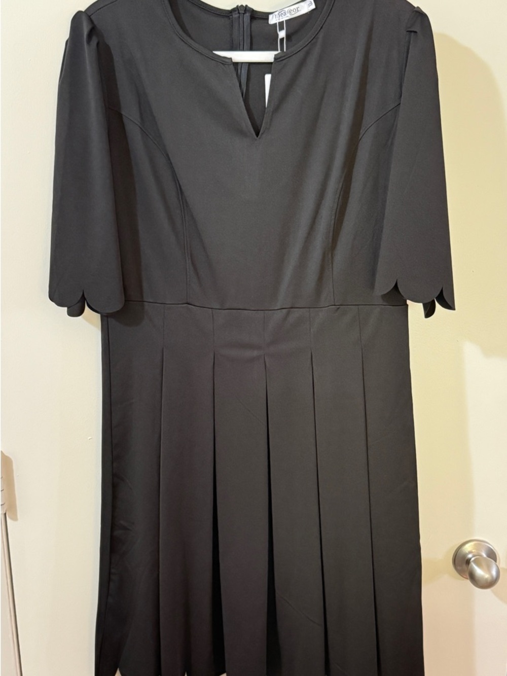 Leota Black Scallop-Sleeve Pleated Midi Dress
